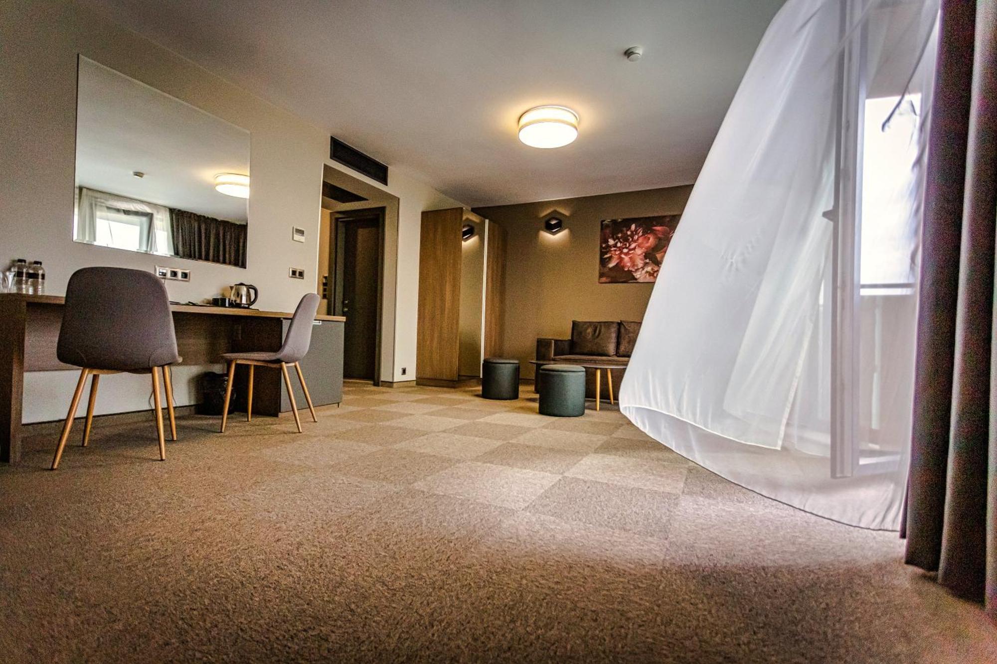 Jitomir Hotel Монтана Екстер'єр фото