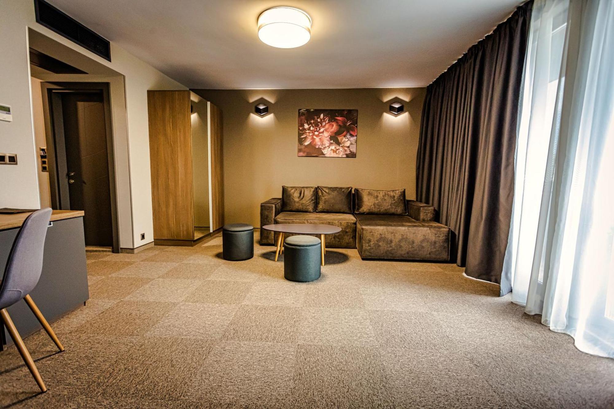 Jitomir Hotel Монтана Екстер'єр фото