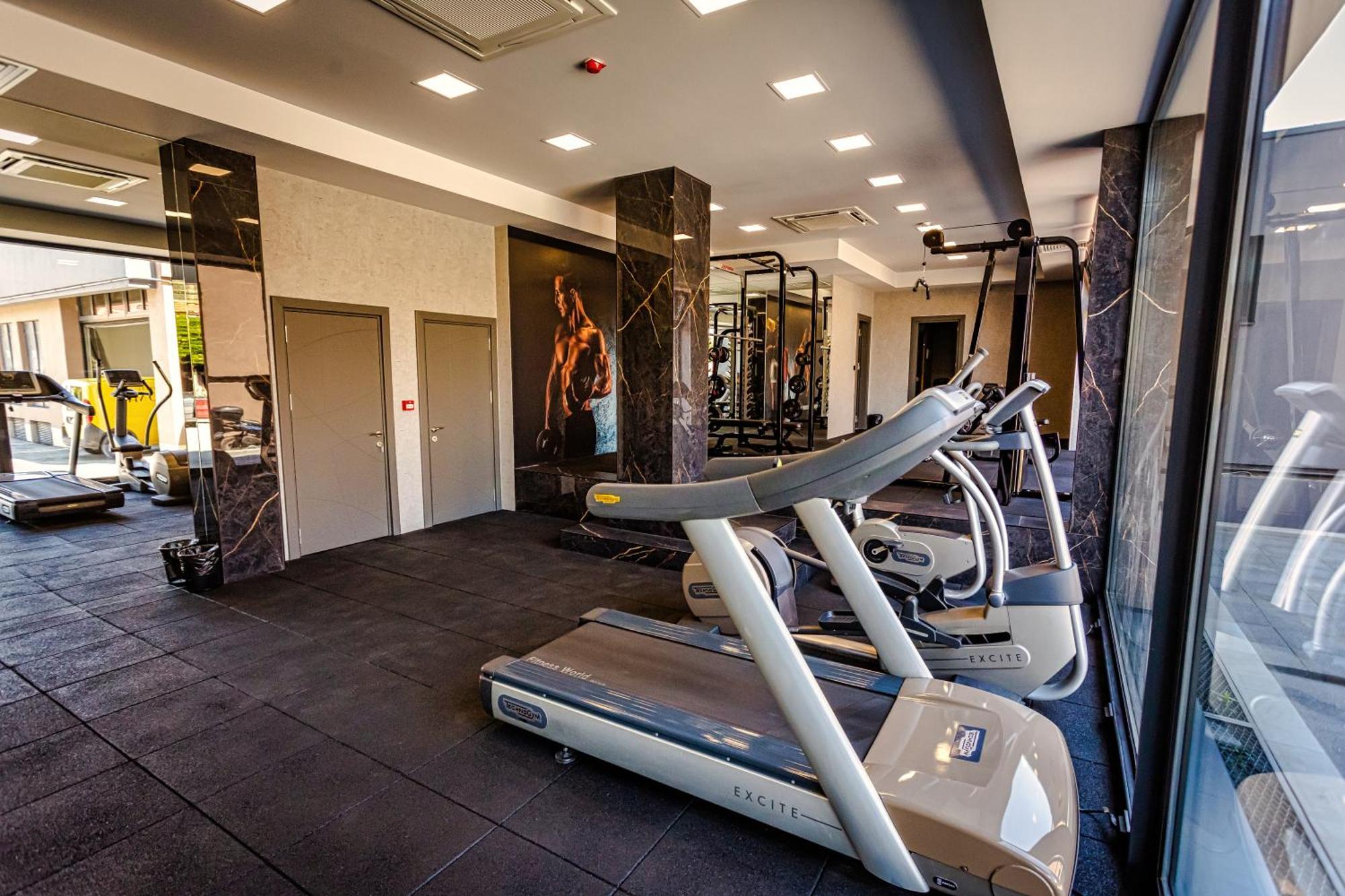 Jitomir Hotel Монтана Екстер'єр фото