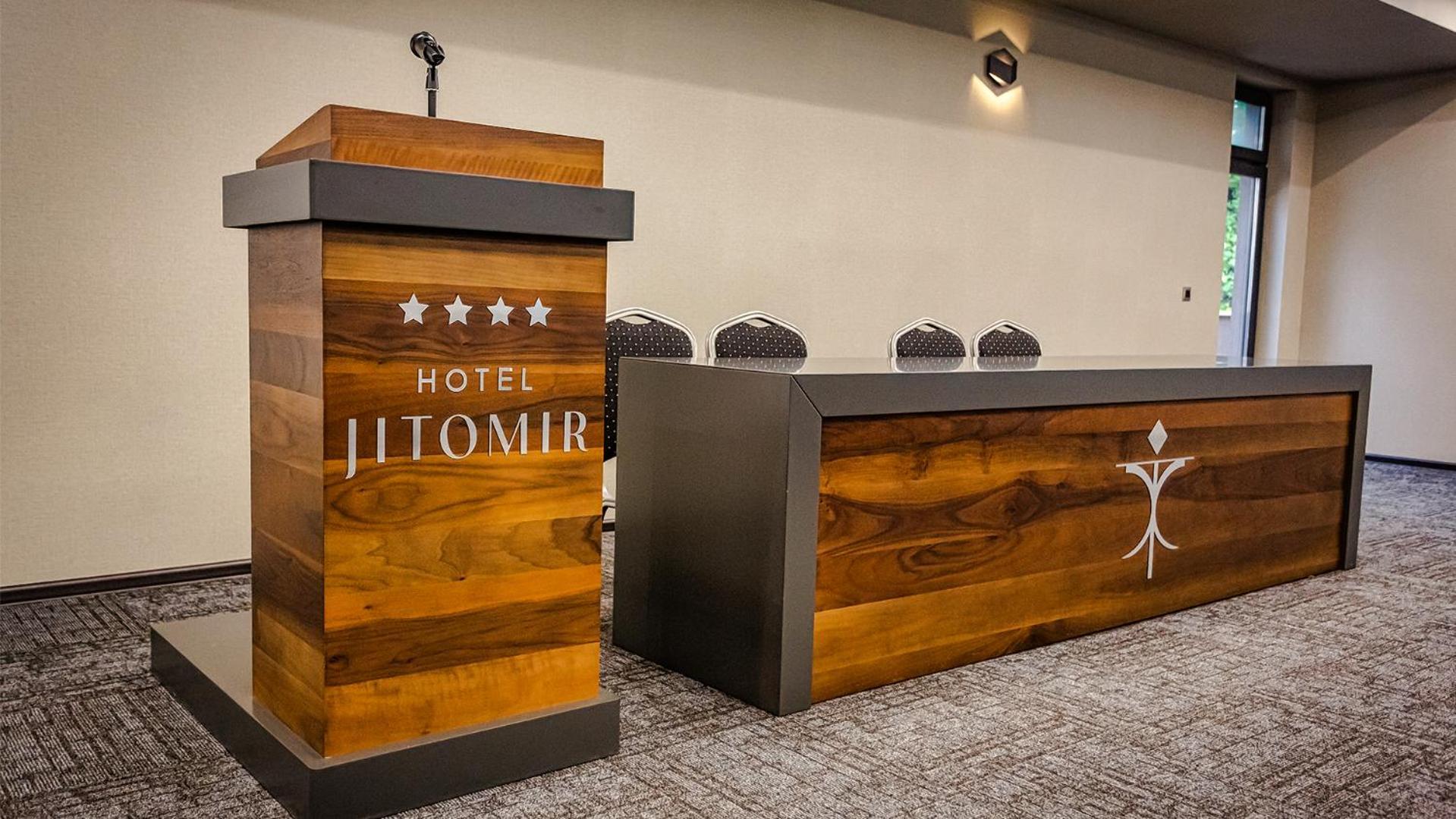 Jitomir Hotel Монтана Екстер'єр фото