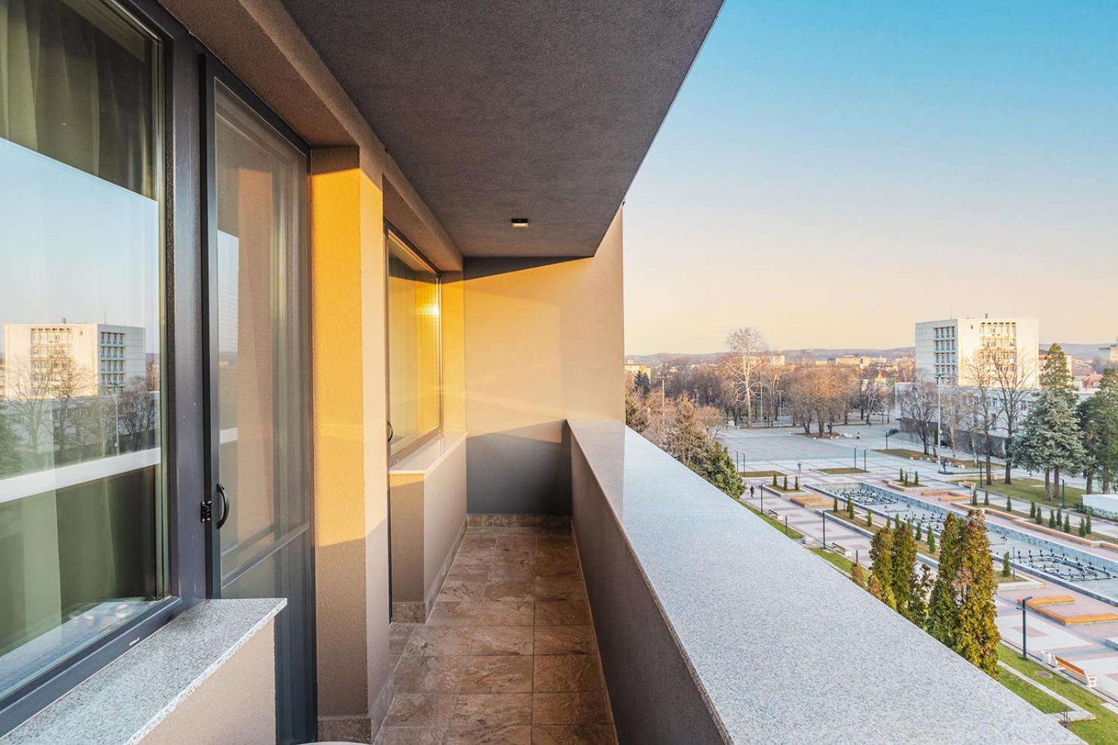 Jitomir Hotel Монтана Екстер'єр фото