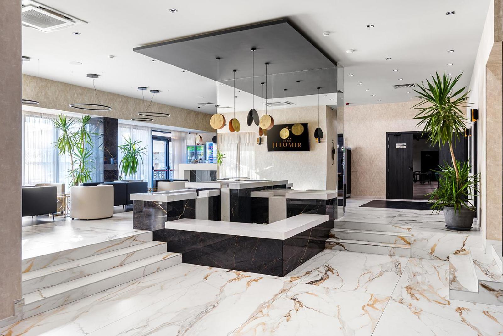 Jitomir Hotel Монтана Екстер'єр фото