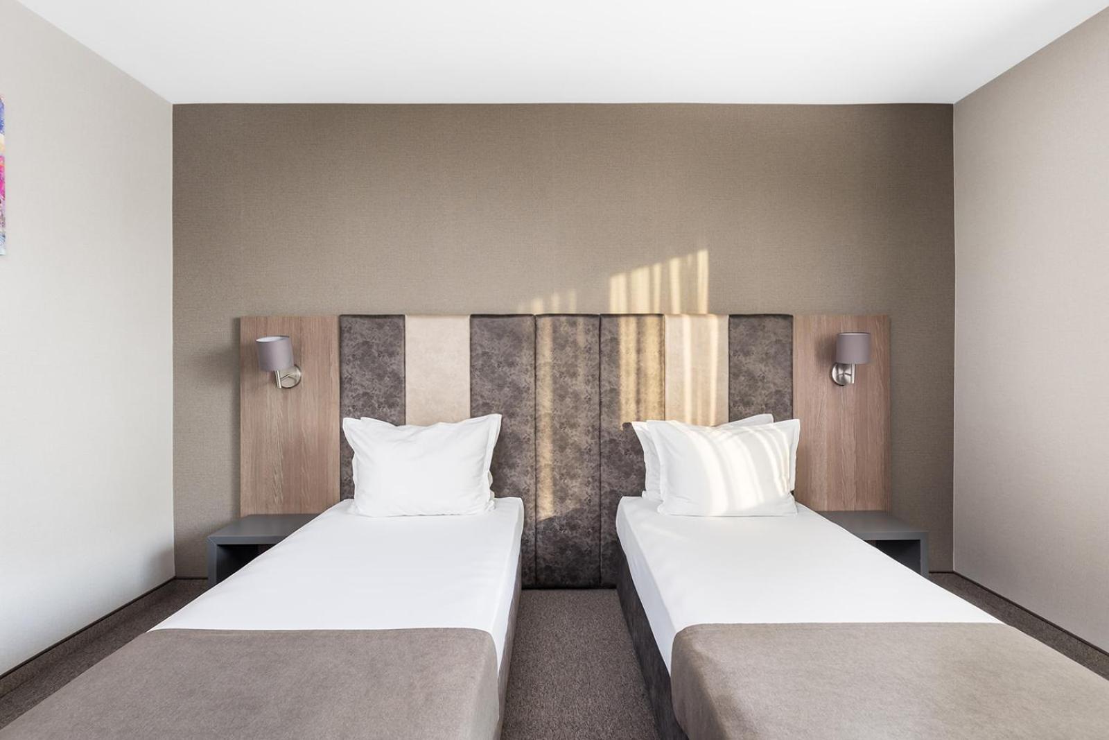 Jitomir Hotel Монтана Екстер'єр фото