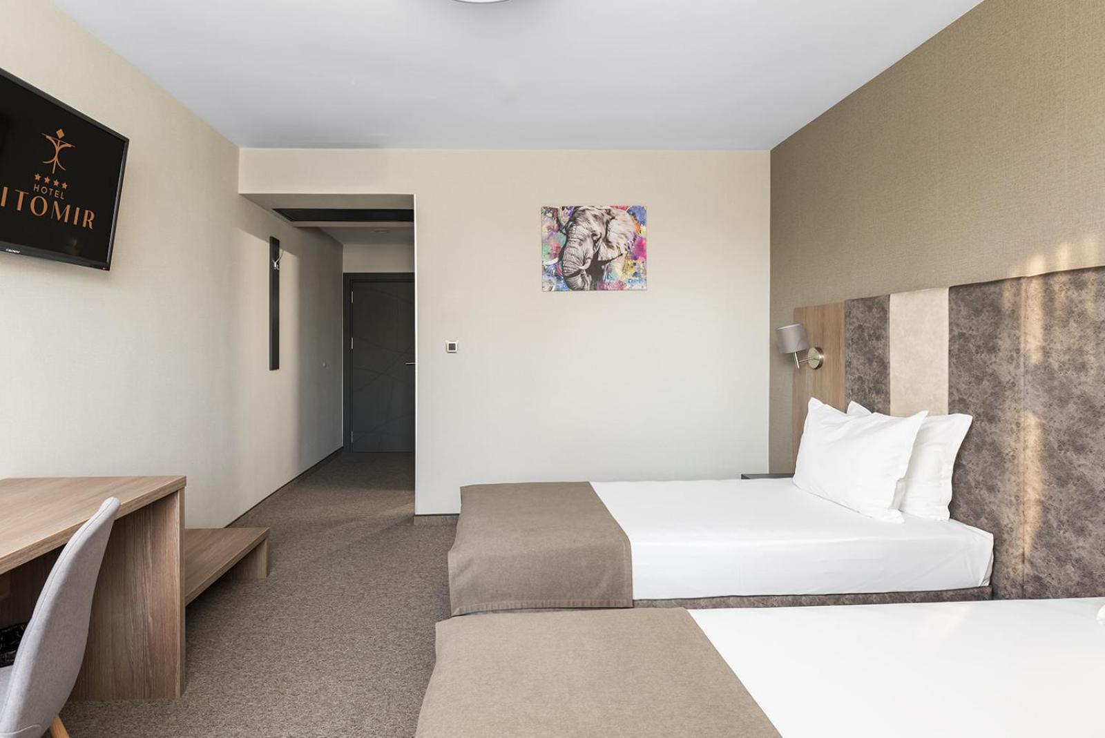Jitomir Hotel Монтана Екстер'єр фото