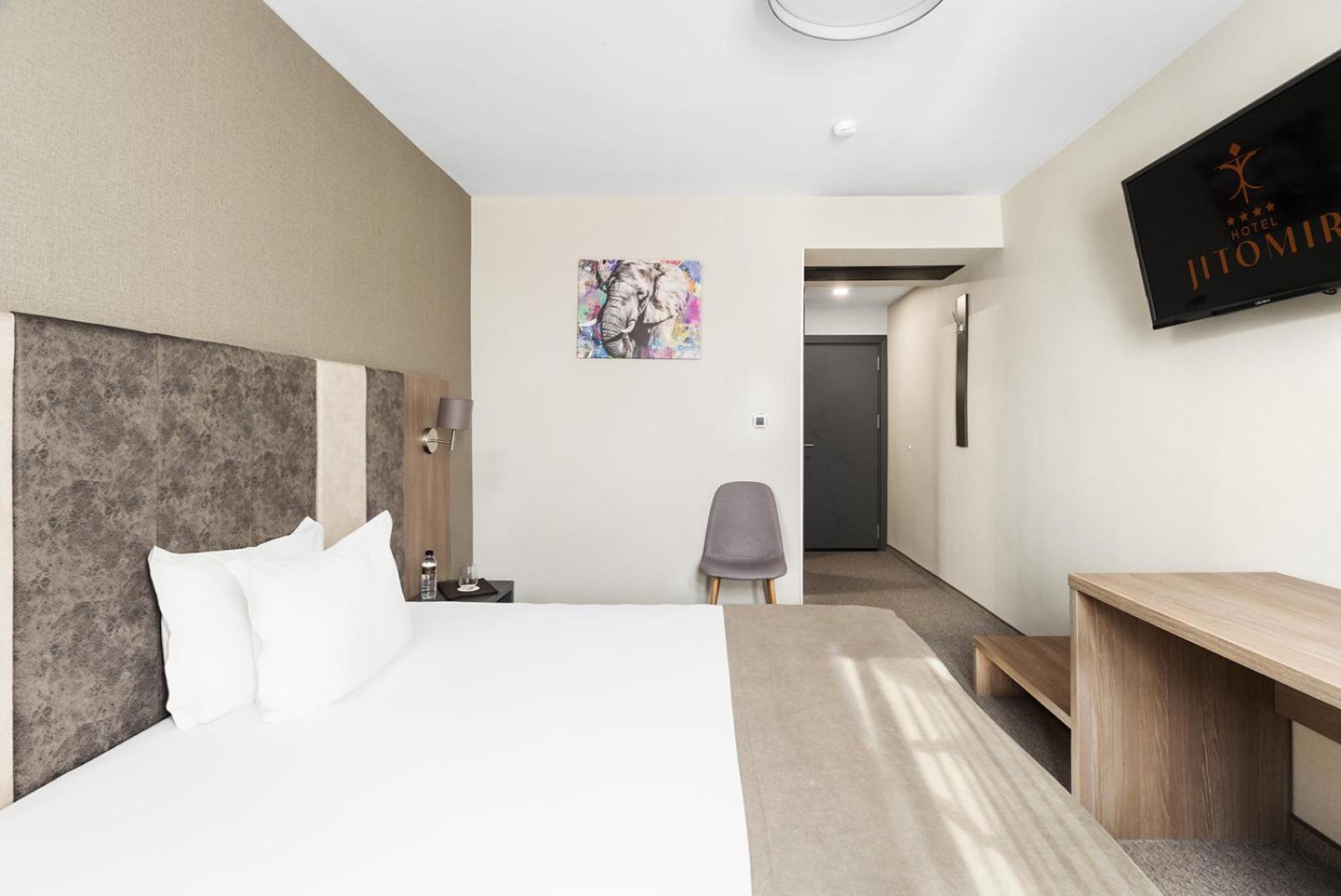 Jitomir Hotel Монтана Екстер'єр фото