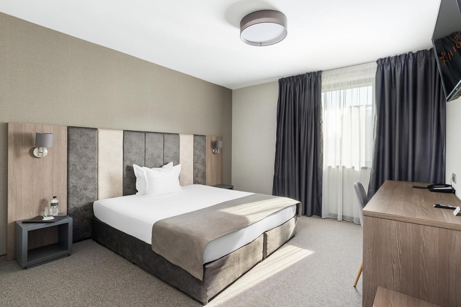 Jitomir Hotel Монтана Екстер'єр фото